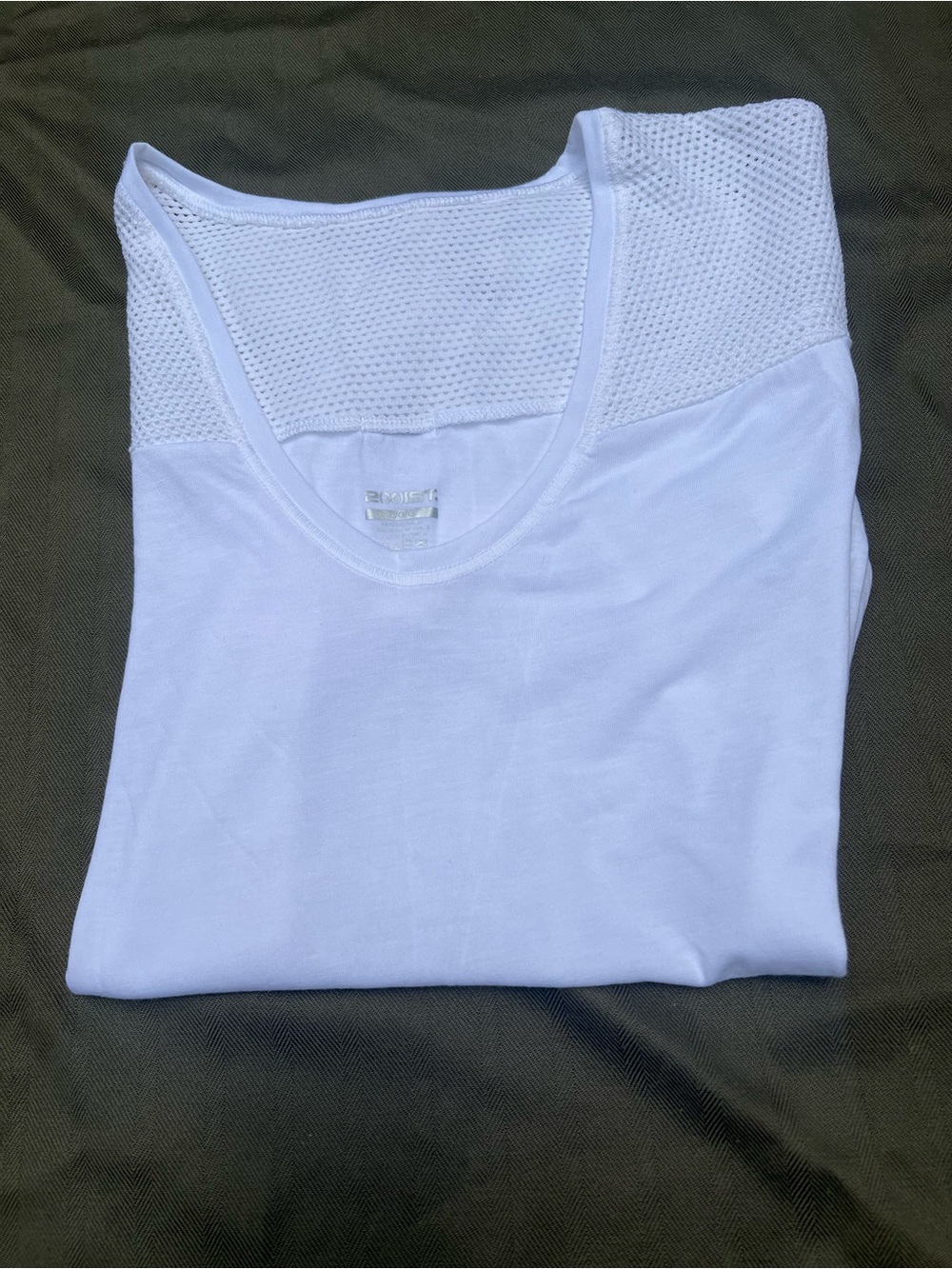 2xist White Scoop Neck Short Sleeve Tee with Knit Yoke size Large